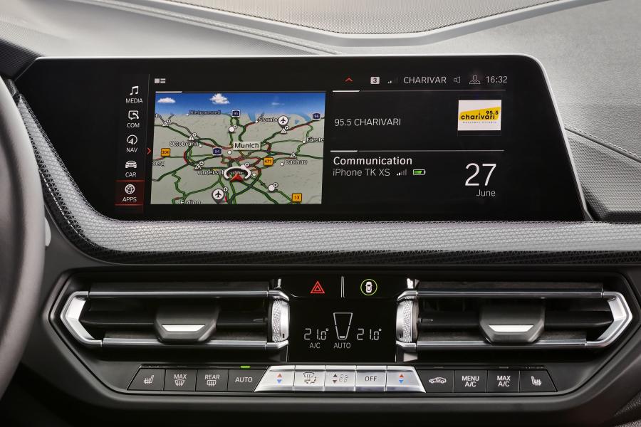 Детали интерьера BMW 118d Sportline (F40) 2019 года  (WW) (фото 65 из 89)